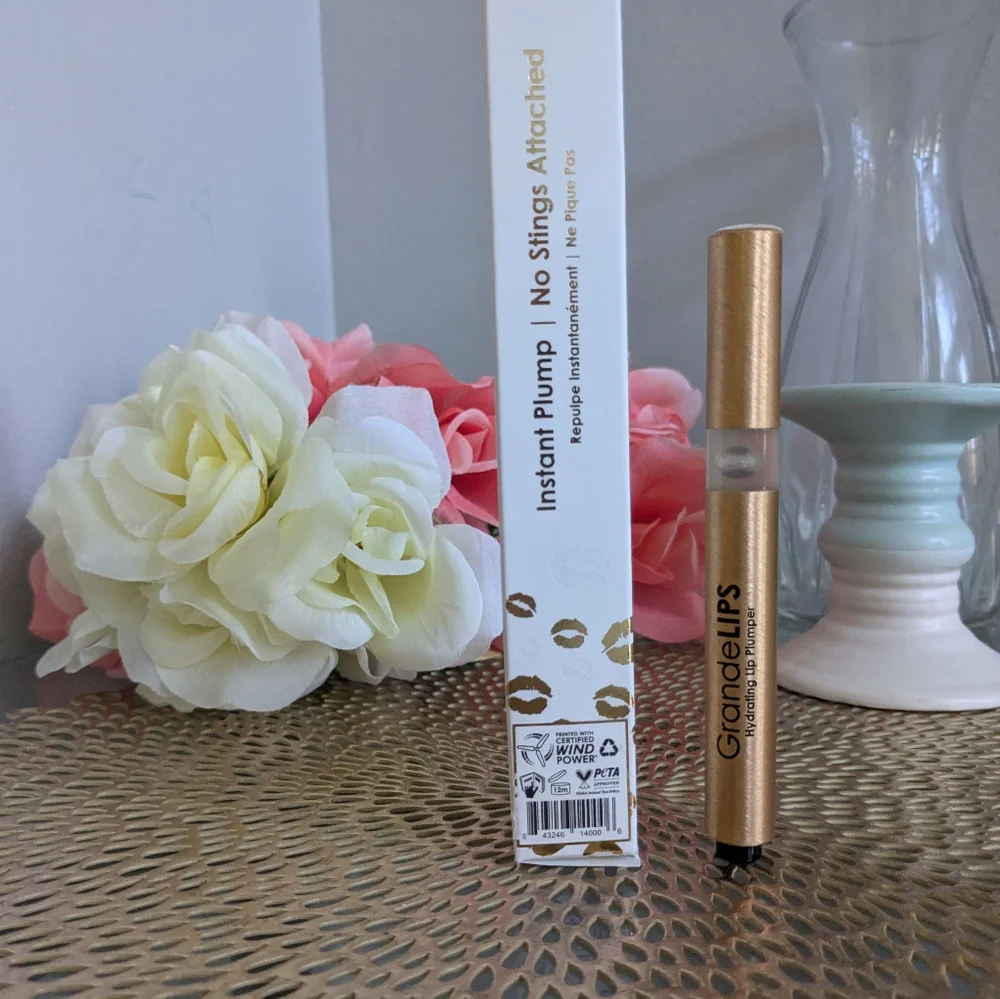 Grande Cosmetics Grande LIPS Hydrating Lip Gloss Plumper - Barely There-NIB